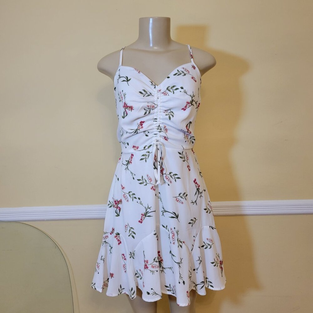 Trixxi Junior Women's White Sleeveless Ruched V-Neck Flare Dress